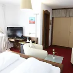 Würdinger Hof 3*