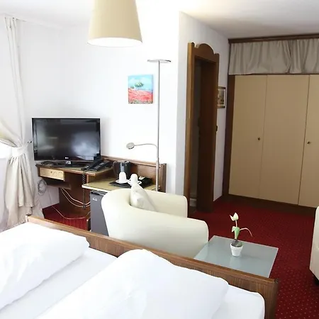 Würdinger Hof 3*