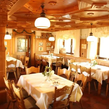 Wuerdinger Hof Hotel 3*